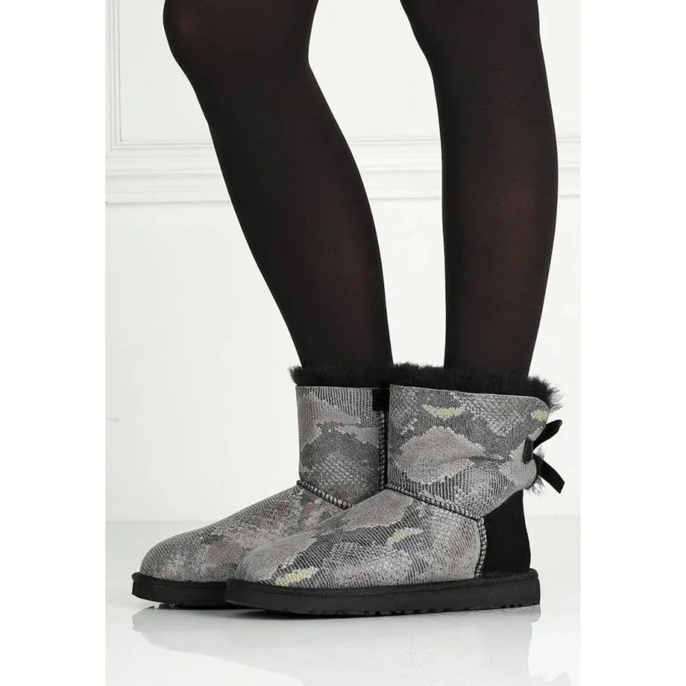 UGG Mini Bailey Bow Snake Grey Snakeskin Print Sheepskin Boots Size 9